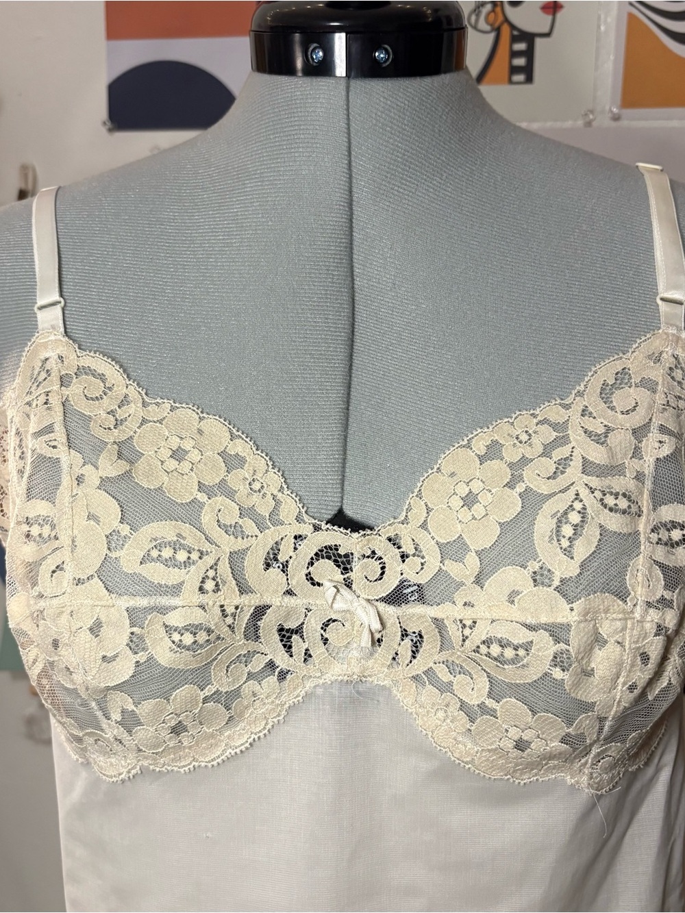 Vintage Olga Ivory Lace Lingerie Cami Top - Picture 2 of 6
